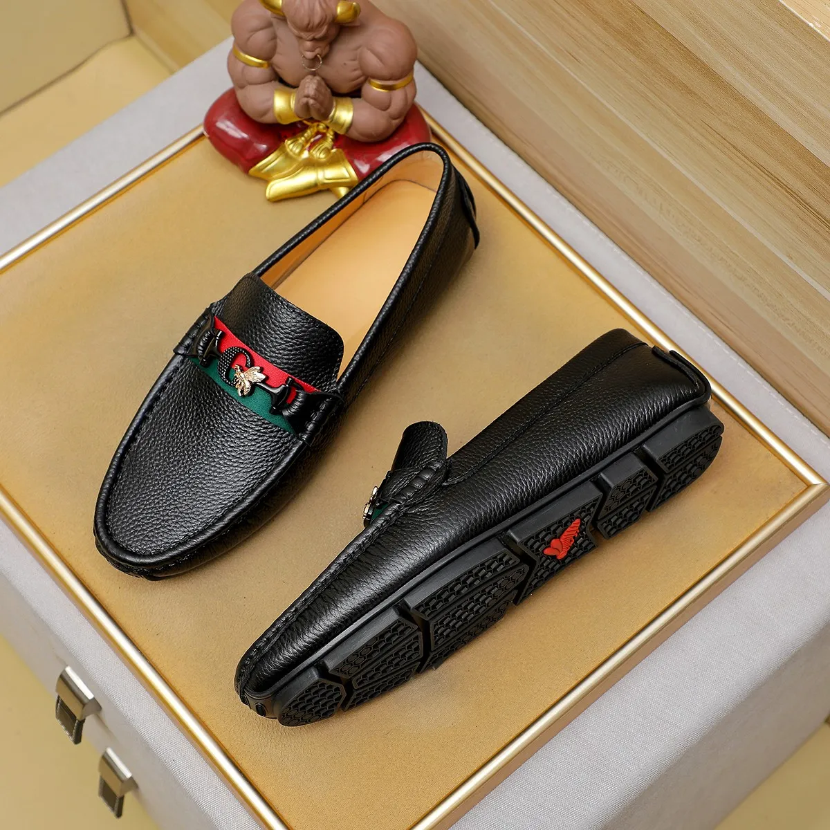 Men's shoes 💰360💰💰GUCCI Gucci official website synchronizes the latest model 🛃The upper is made of imported cowhide, 🐷leather lining, rubber outsole, 🎩🎩top-notch handcrafted workmanship with fine stitches and threads🔍definitely satisfy those perfectionist men who pursue high luxury quality 👏 Colors available! Code number 38-45 Large quantity in stock